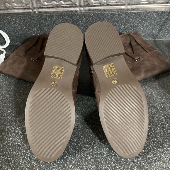 Journee Collection Carly Riding Boot with Almond-Toe Size 6.5 - Picture 3 of 9